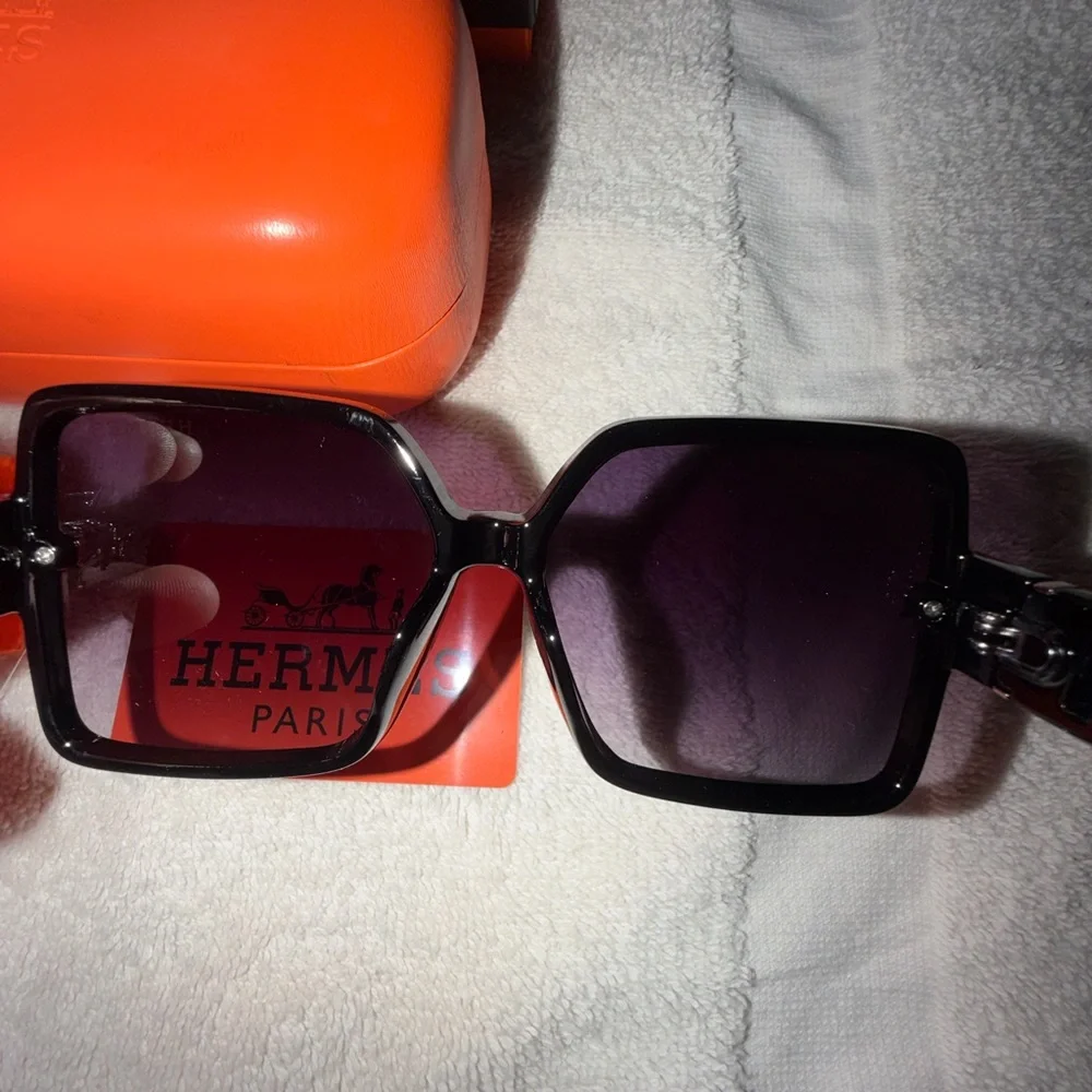 Hermes Women's Oversized Square Sunglasses in Black with Orange Case - Picture 3 of 3